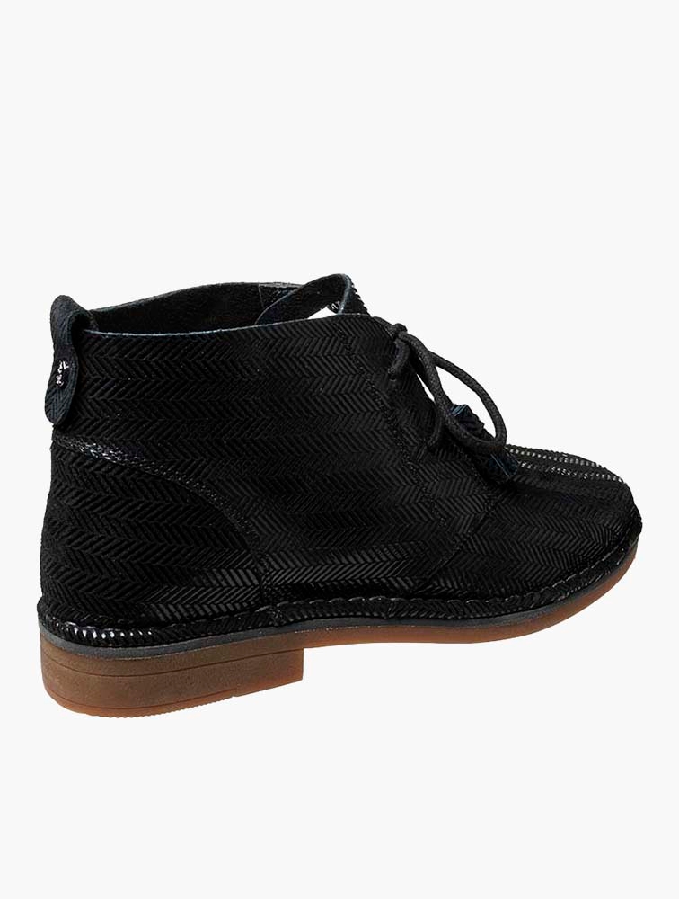 Hush hot sale puppies cyra